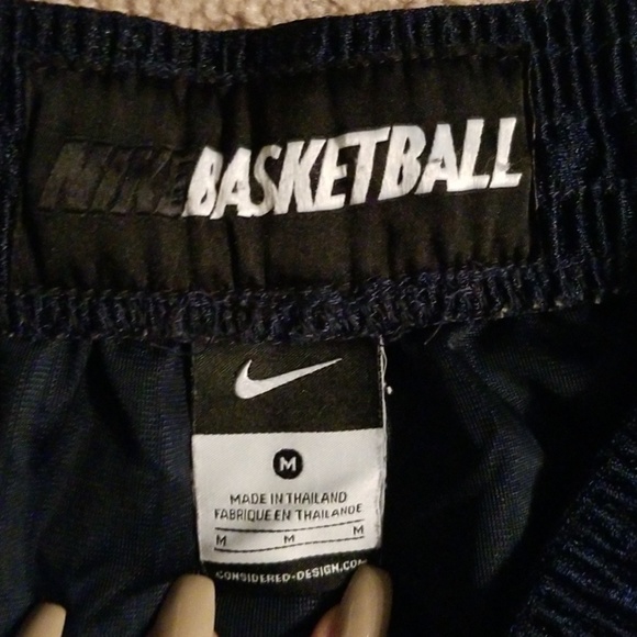 Nike basketball shorts - Picture 2 of 2